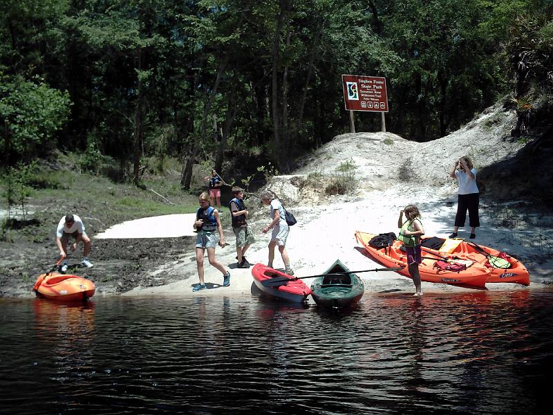 PICT0034.JPG - The park is part of the Suwannee River Wilderness Trail.