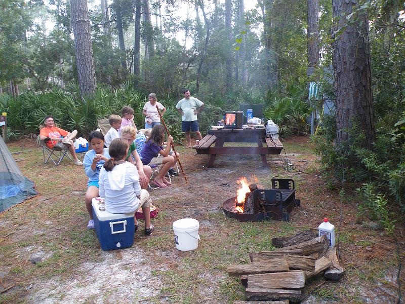 11-campsite.JPG - A comfortable time around the fire.